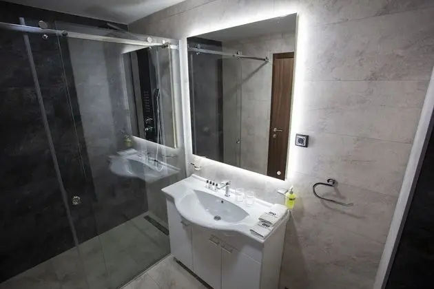 Basic Tek Büyük Yataklı Oda
