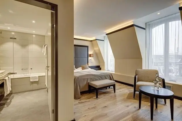 Deluxe Tek Büyük Yataklı Oda