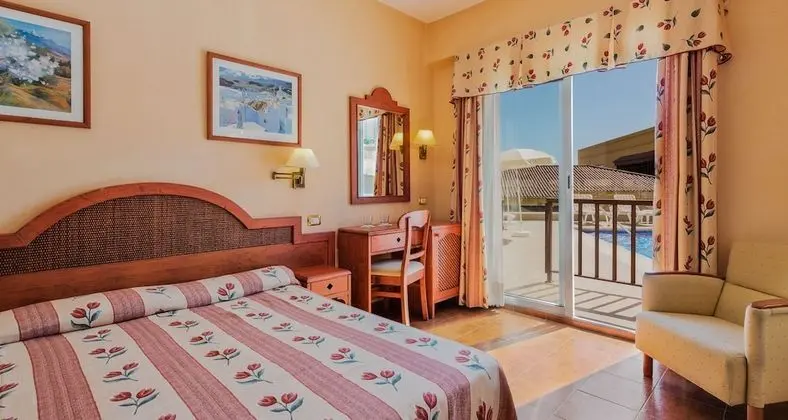 Tek Büyük Yataklı Oda, Balkon