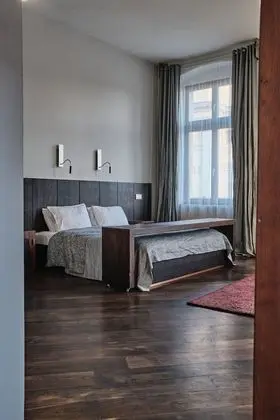 Family Tek Büyük Yataklı Oda