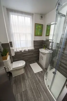 Classic Tek Büyük Yataklı Oda, Ortak Banyo (2)