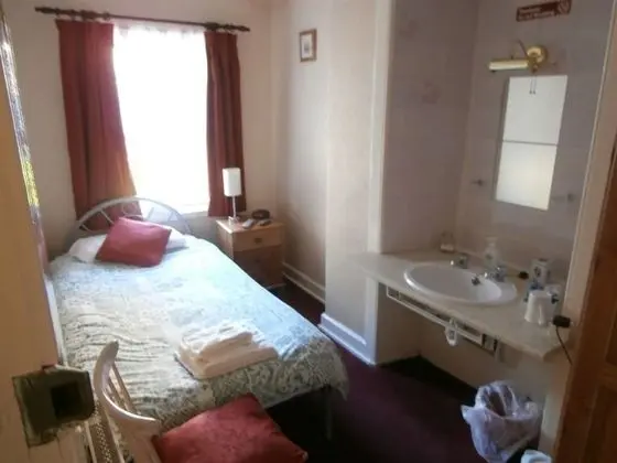 Tek Kişilik Oda, Ortak Banyo