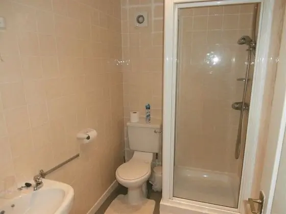 Tek Kişilik Oda, Ortak Banyo