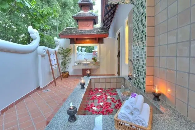 Deluxe King Courtyard