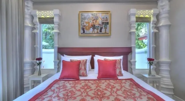 Deluxe King Courtyard