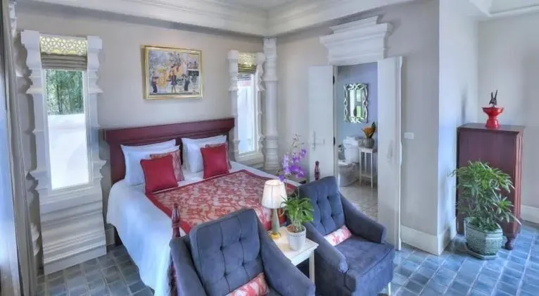Deluxe King Courtyard