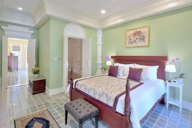 Executive Signature King Suite