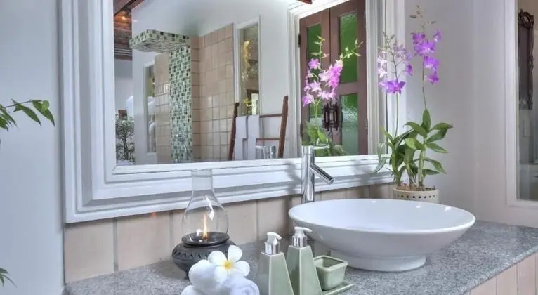 Executive Signature King Suite