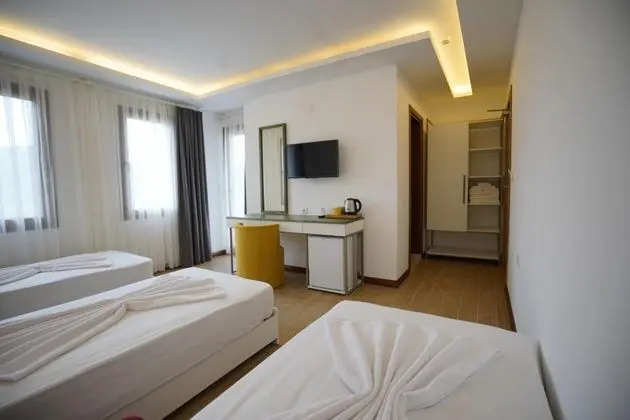Triple, Dağ Manzaralı, Balkonlu