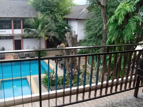 Family Oda, Havuz Manzaralı (Family Deluxe Pool View)