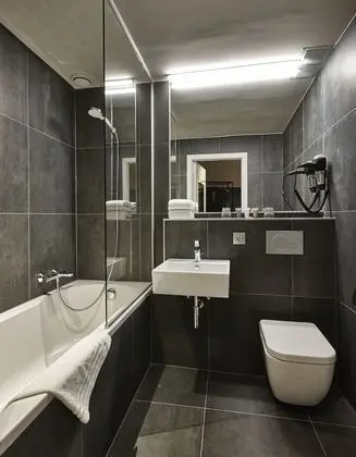 Superior Tek Büyük Yataklı Oda, Kanal Manzaralı