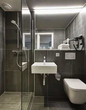 Superior Tek Büyük Yataklı Oda, Kanal Manzaralı
