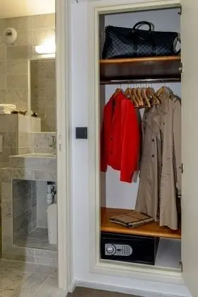 Classic Üç Kişilik Oda