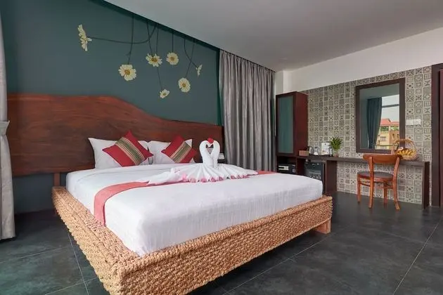 Premium Tek Büyük Yataklı Oda, 1 Çift Kişilik Yatak, Şehir Manzaralı, Köşe
