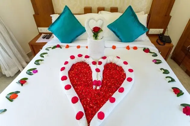 Honeymoon Tek Büyük Yataklı Oda
