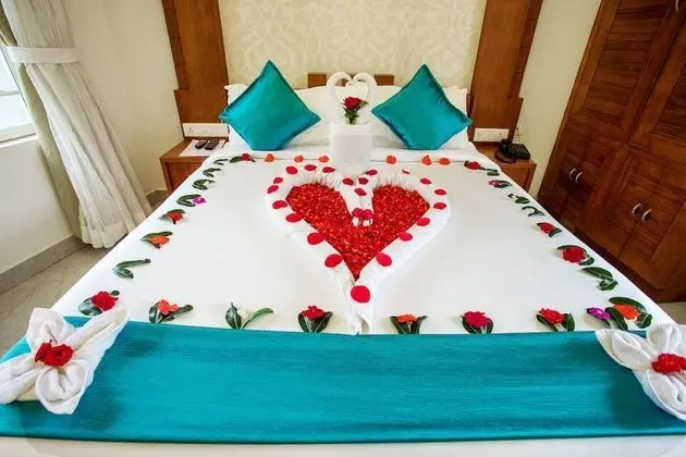 Honeymoon Tek Büyük Yataklı Oda