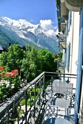 Junior Süit, Balkon