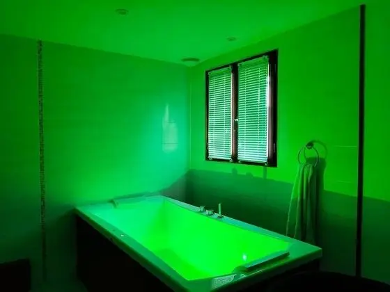 Romantic Stüdyo, Sıcak Su Küveti (Un moment à deux)