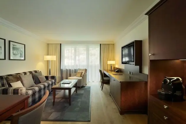 Alpine Classic Suite, Mountain view