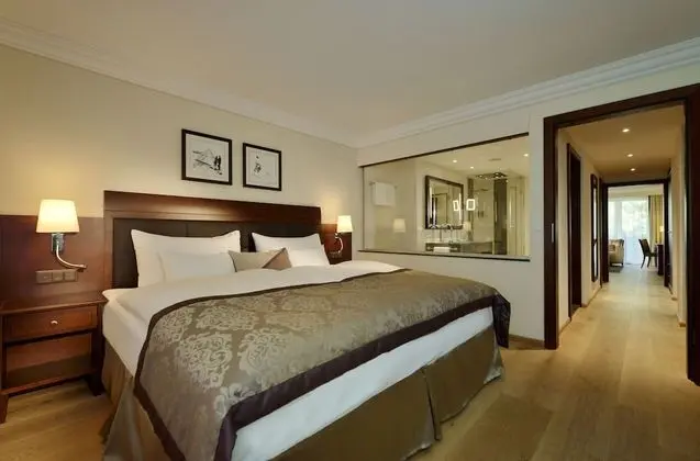 Alpine Classic Suite, Mountain view