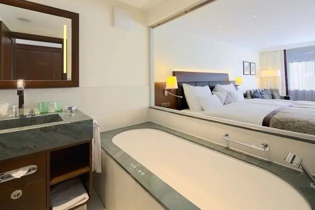 Alpine Classic Suite, Mountain view