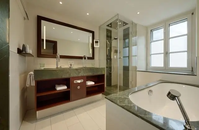 Alpine Classic Suite, Mountain view