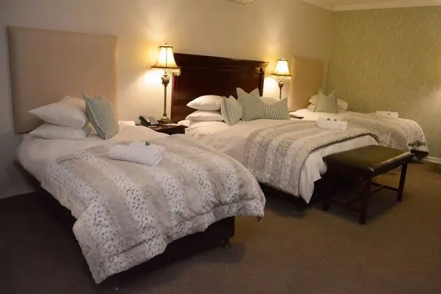 Executive Suites Top Floor w Fireplace