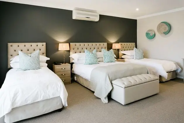 Family Rooms, No Fireplace