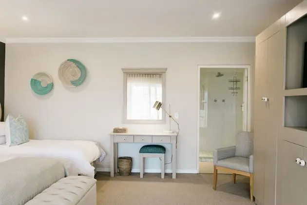 Family Rooms, No Fireplace