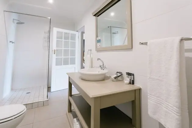 Family Rooms, No Fireplace