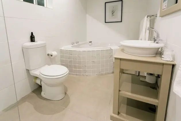 Family Rooms, No Fireplace