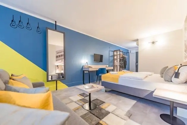 Comfort Tek Büyük veya İki Ayrı Yataklı Oda