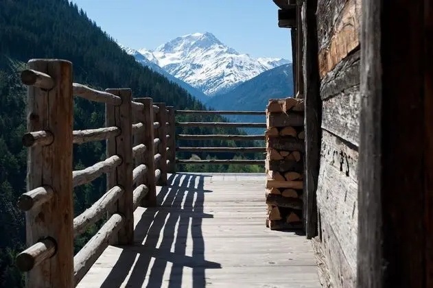 Kır Evi (Six Blanc)