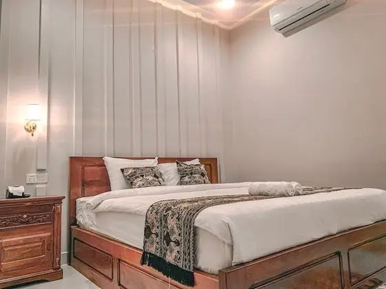 Deluxe King with Air-con