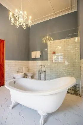 Luxury Tek Büyük Yataklı Oda