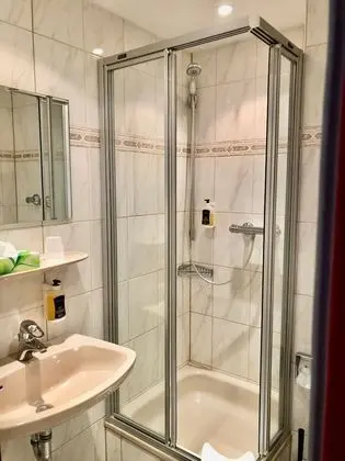 Business Büyük Yataklı Tek Kişilik Oda