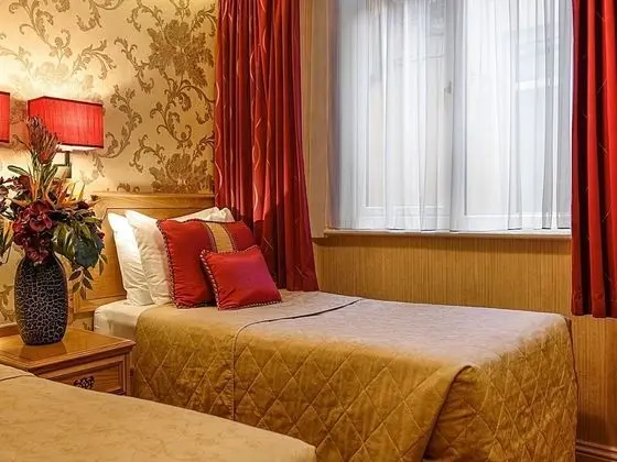 Classic İki Ayrı Yataklı Oda