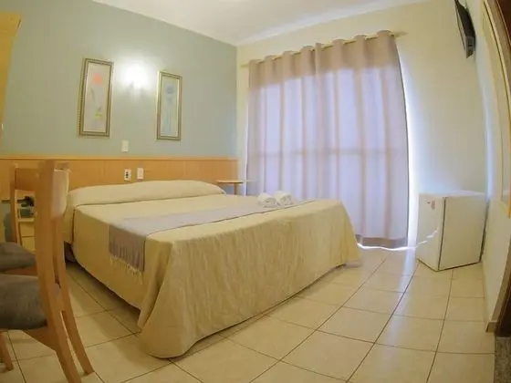 Standard Tek Büyük Yataklı Oda