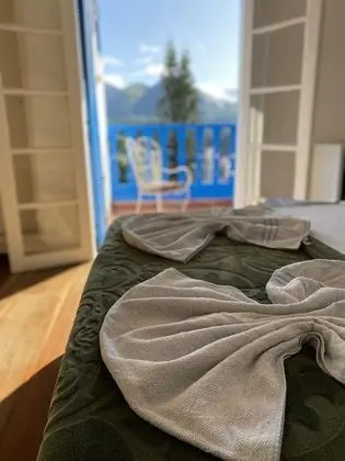 Traditional Tek Büyük Yataklı Oda