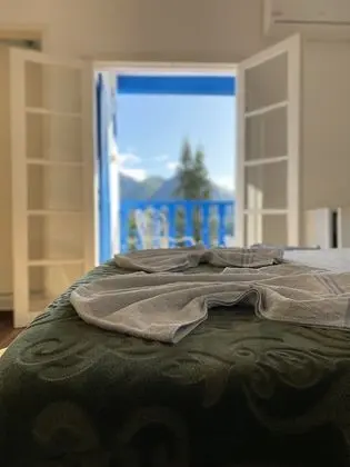 Traditional Tek Büyük Yataklı Oda