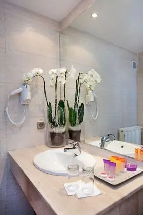 Üç Kişilik Oda, Balkon