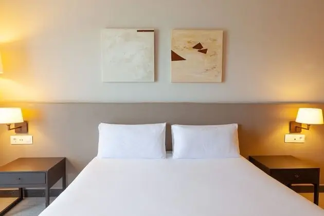 Büyük Yataklı Tek Kişilik Oda