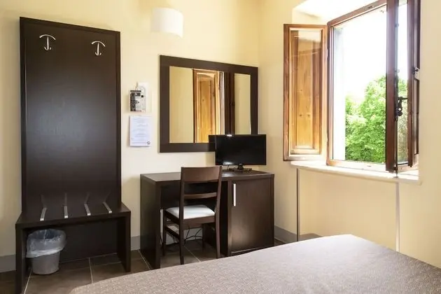 Classic Tek Büyük veya İki Ayrı Yataklı Oda, Özel Banyo, Bahçe Manzaralı