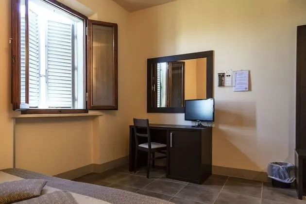 Classic Tek Büyük veya İki Ayrı Yataklı Oda, Özel Banyo, Bahçe Manzaralı