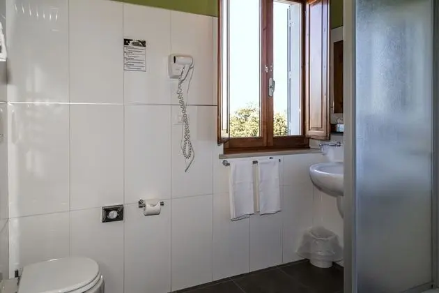 Classic Tek Büyük veya İki Ayrı Yataklı Oda, Özel Banyo, Bahçe Manzaralı