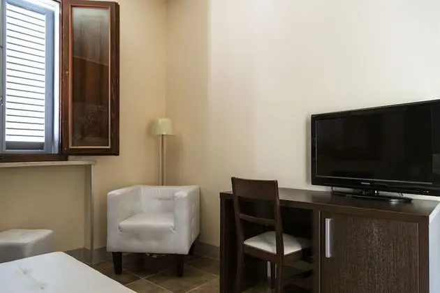 Superior Tek Büyük veya İki Ayrı Yataklı Oda, Özel Banyo, Bahçe Manzaralı