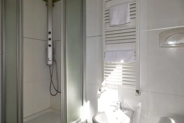 Superior Tek Büyük veya İki Ayrı Yataklı Oda, Özel Banyo, Bahçe Manzaralı