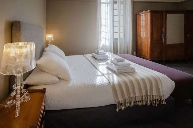 Tek Büyük Yataklı Oda, 1 Büyük (Queen) Boy Yatak, Özel Banyo, Avlu Manzaralı (Blanche)