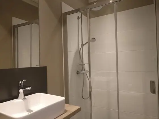 Tek Büyük Yataklı Oda, 1 Büyük (Queen) Boy Yatak, Özel Banyo, Avlu Manzaralı (Bleue)