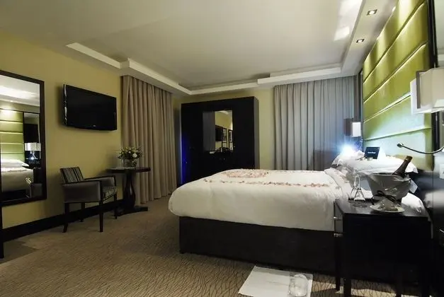 Deluxe Tek Büyük Yataklı Oda